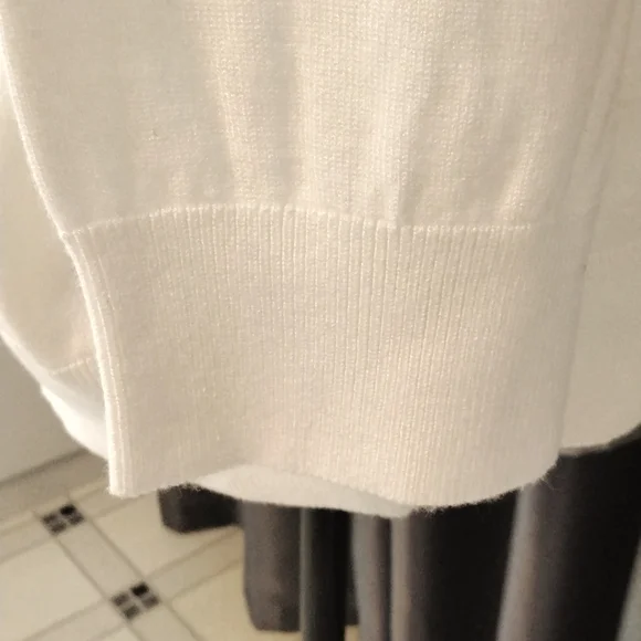 Classic Editions off white sweater with pearl detail - Picture 5 of 9